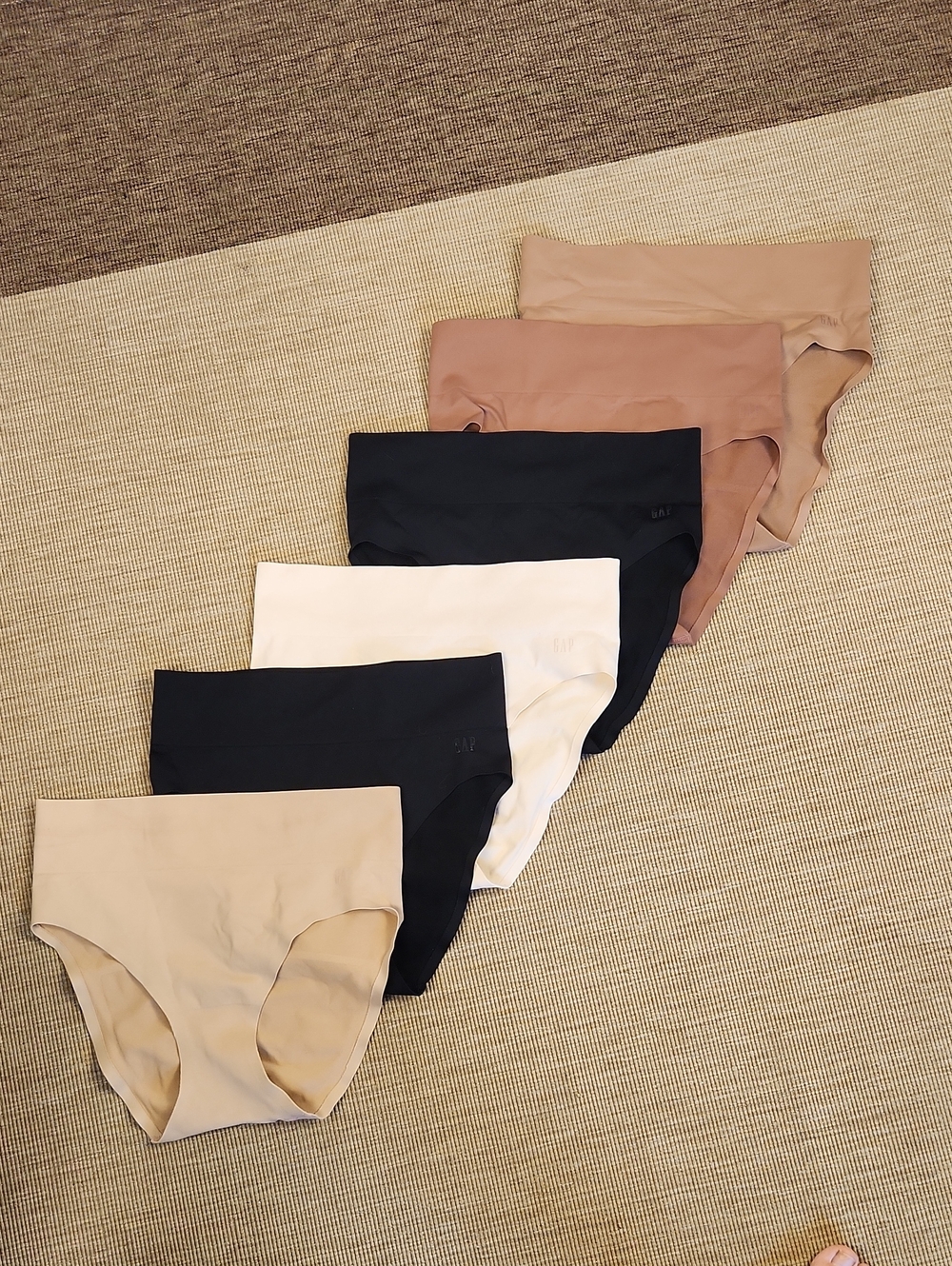 6 Pairs Of GapBody Shaping Briefs M